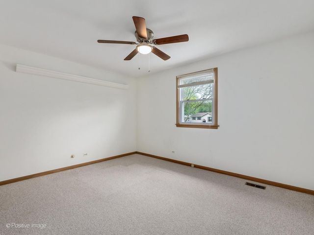 1903 Cheshire Lane, Wheaton, IL 60189
