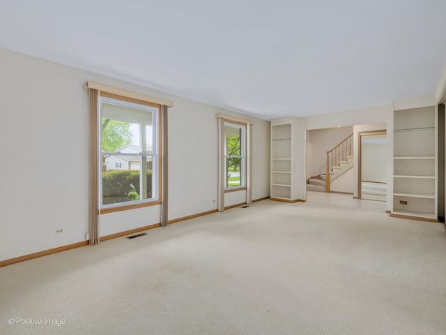 1903 Cheshire Lane, Wheaton, IL 60189