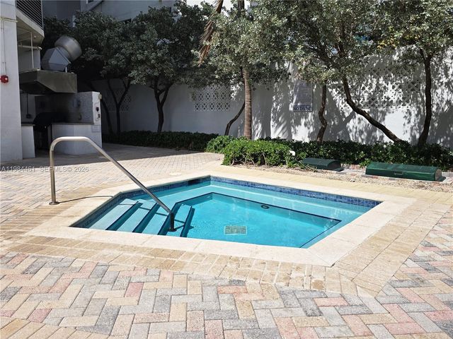 6515 Collins Ave 1610, Miami Beach, FL 33141