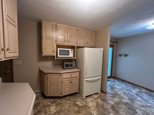 1233 47th Ave Court 16, East Moline, IL 61244