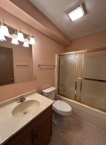 1233 47th Ave Court 16, East Moline, IL 61244