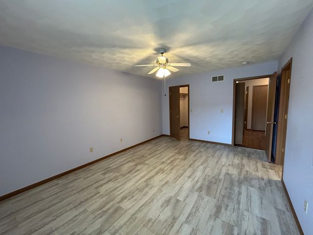 1233 47th Ave Court 16, East Moline, IL 61244