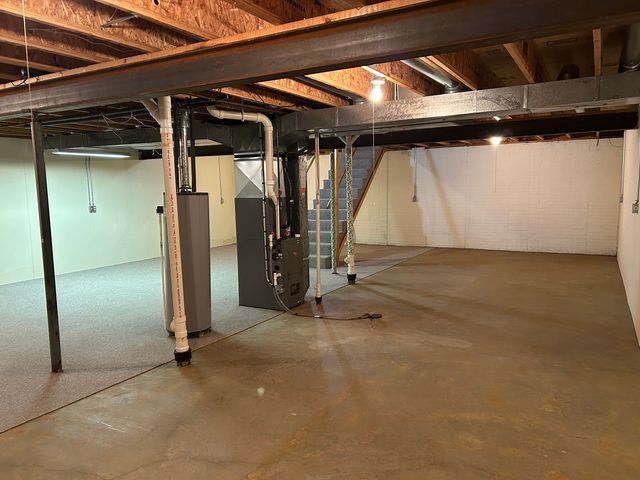 1233 47th Ave Court 16, East Moline, IL 61244