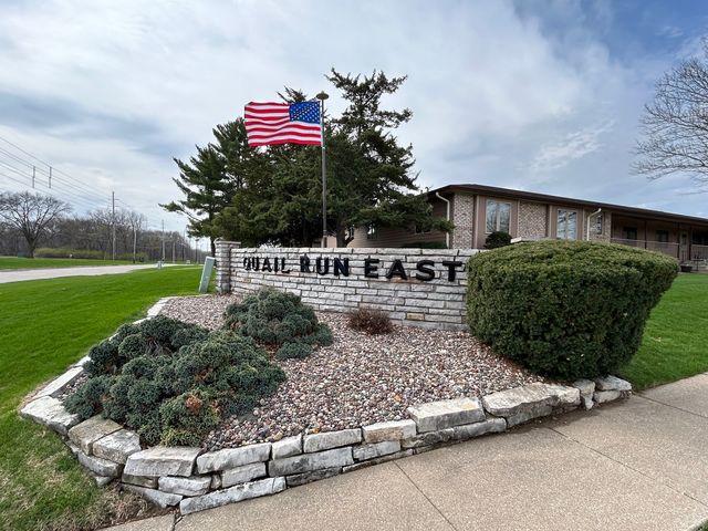 1233 47th Ave Court 16, East Moline, IL 61244
