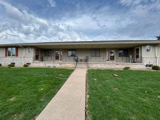 1233 47th Ave Court 16, East Moline, IL 61244