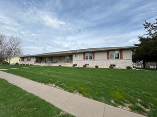 1233 47th Ave Court 16, East Moline, IL 61244