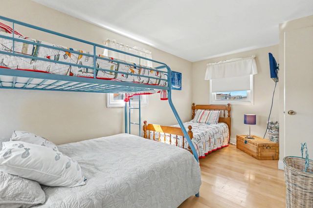 10 Liberty St, Salisbury, MA 01952