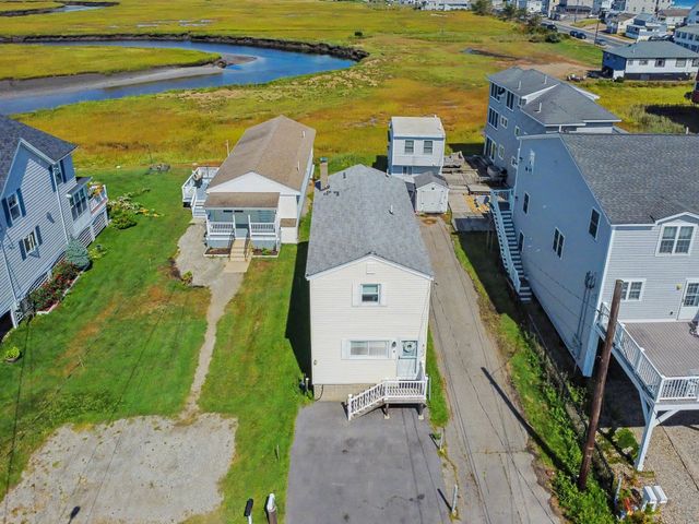 10 Liberty St, Salisbury, MA 01952
