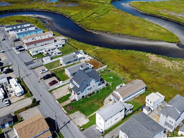 10 Liberty St, Salisbury, MA 01952