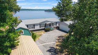 24521 S 613 Road, Grove, OK 74344