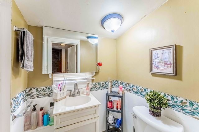 10213 W LYNDALE Street, Melrose Park, IL 60164