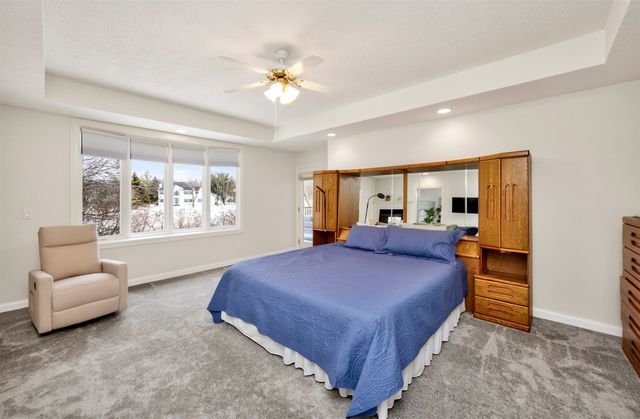 8130 Heather Bow Court, Johnston, IA 50131