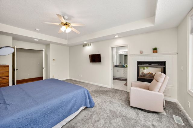 8130 Heather Bow Court, Johnston, IA 50131