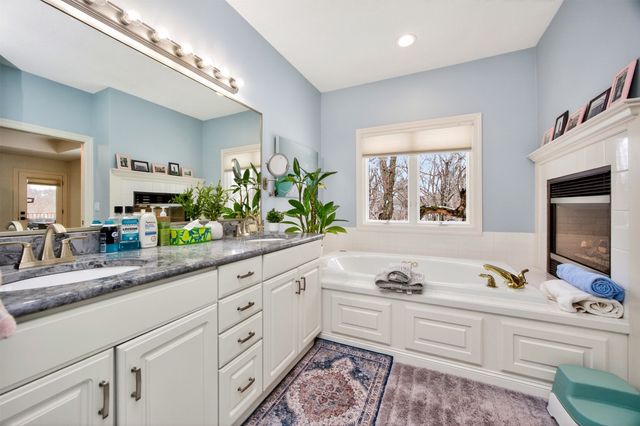 8130 Heather Bow Court, Johnston, IA 50131