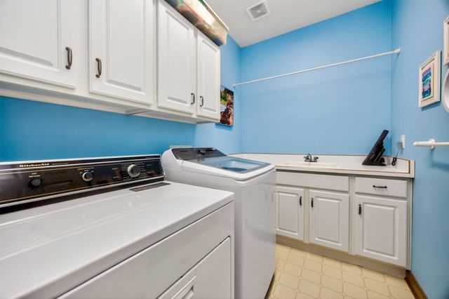 8130 Heather Bow Court, Johnston, IA 50131