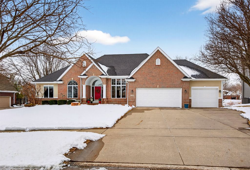 8130 Heather Bow Court, Johnston, IA 50131