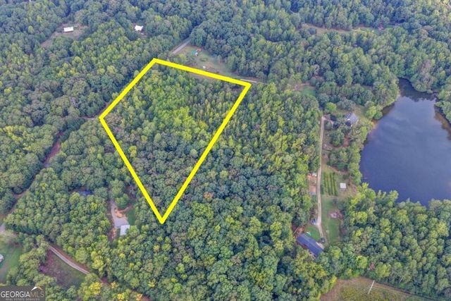 325 Huff Lake Road, Bogart, GA 30622