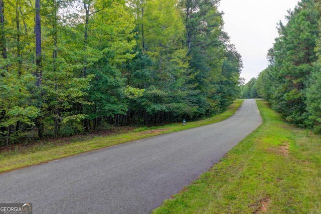 325 Huff Lake Road, Bogart, GA 30622