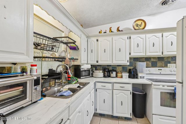 6733 CHERBOURG Avenue S, Jacksonville, FL 32205