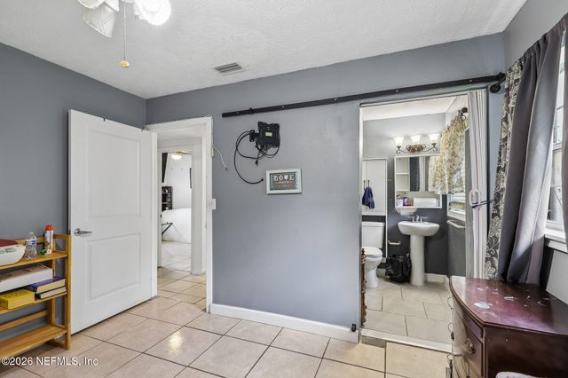 6733 CHERBOURG Avenue S, Jacksonville, FL 32205