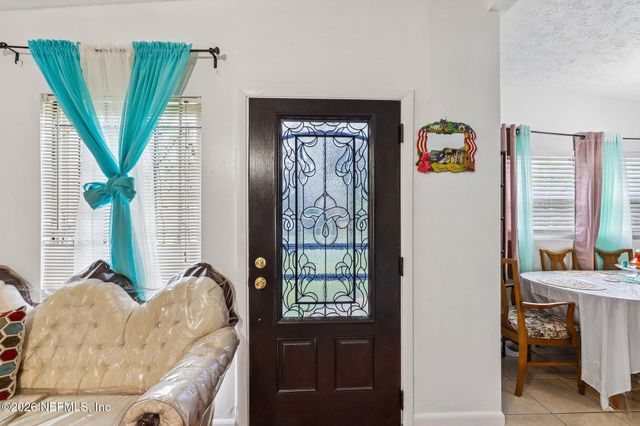 6733 CHERBOURG Avenue S, Jacksonville, FL 32205