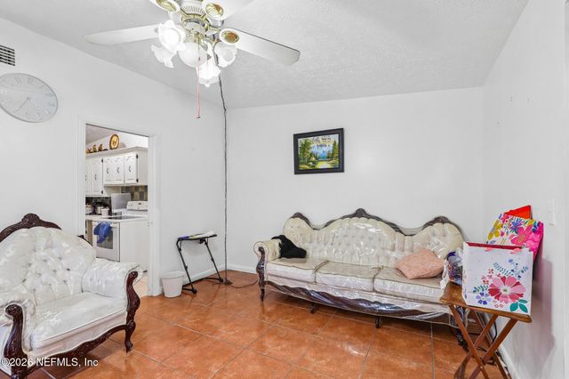 6733 CHERBOURG Avenue S, Jacksonville, FL 32205