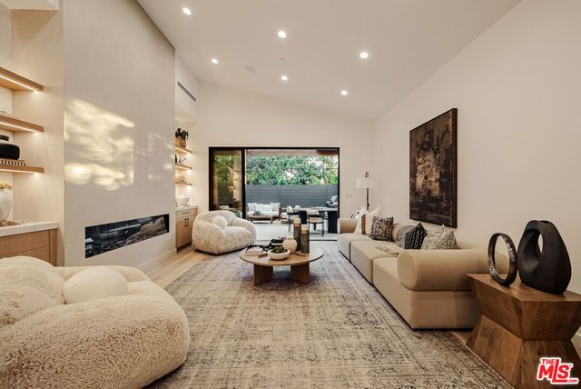 3021 Kelton Avenue, Los Angeles, CA 90034