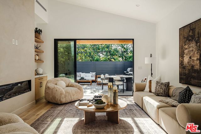 3021 Kelton Avenue, Los Angeles, CA 90034