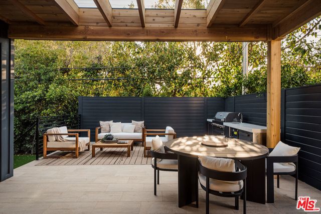 3021 Kelton Avenue, Los Angeles, CA 90034