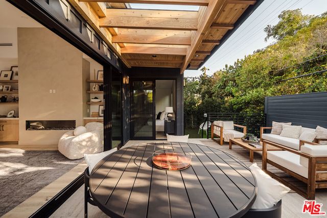 3021 Kelton Avenue, Los Angeles, CA 90034