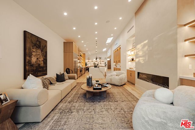 3021 Kelton Avenue, Los Angeles, CA 90034