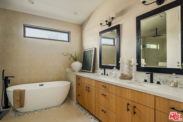 3021 Kelton Avenue, Los Angeles, CA 90034