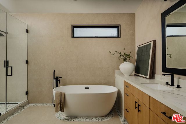 3021 Kelton Avenue, Los Angeles, CA 90034