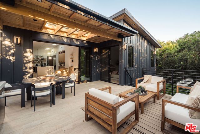 3021 Kelton Avenue, Los Angeles, CA 90034