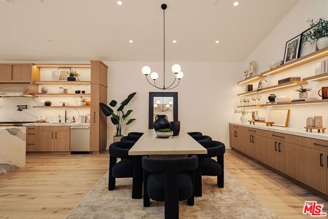 3021 Kelton Avenue, Los Angeles, CA 90034