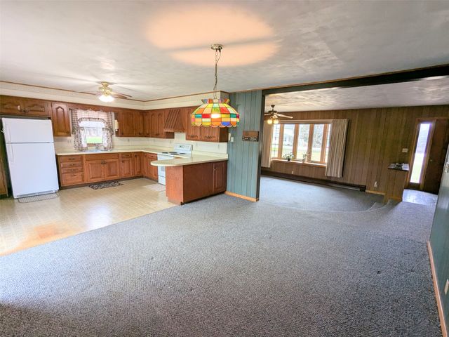 7081 W LAKE Road, Fairview, PA 16415