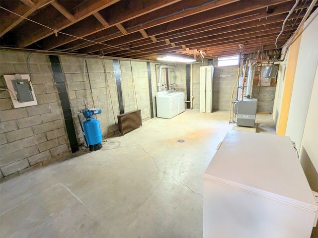 7081 W LAKE Road, Fairview, PA 16415