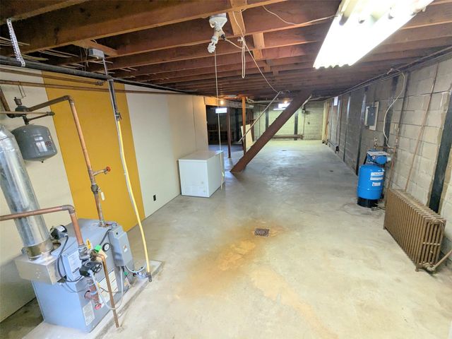 7081 W LAKE Road, Fairview, PA 16415