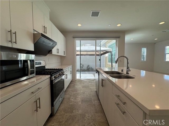 7018 Aloe Ln, Fontana, CA 92336