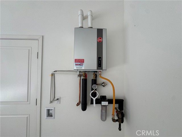 7018 Aloe Ln, Fontana, CA 92336