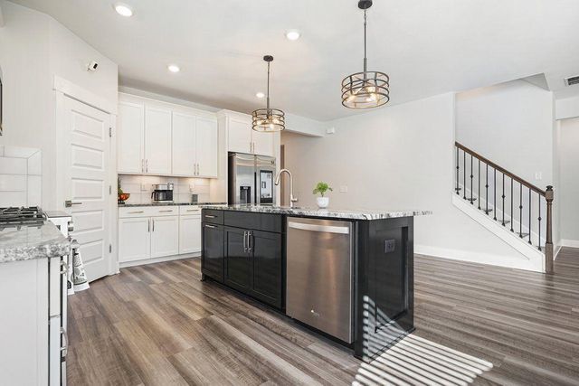 330 Davis Lane, Woodstock, GA 30188