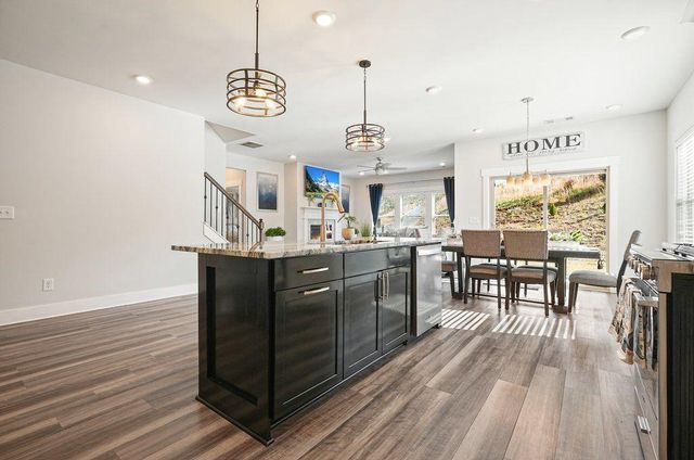 330 Davis Lane, Woodstock, GA 30188