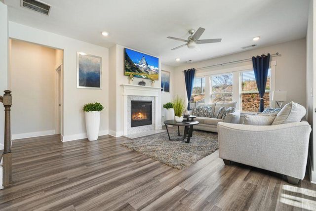 330 Davis Lane, Woodstock, GA 30188