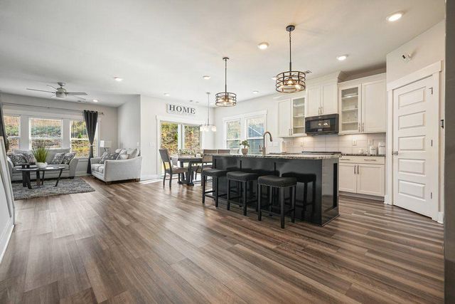 330 Davis Lane, Woodstock, GA 30188