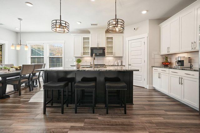 330 Davis Lane, Woodstock, GA 30188