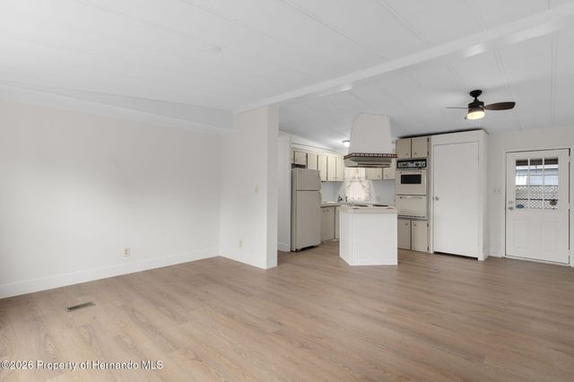 8425 Mohican Avenue, Brooksville, FL 34613