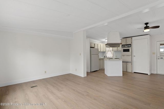 8425 Mohican Avenue, Brooksville, FL 34613