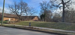 472 University Drive, Pontiac, MI 48342