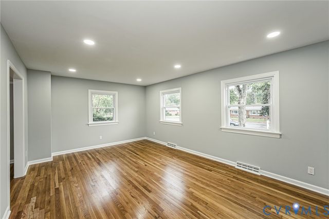 9305 Crystalwood Ln, Henrico, VA 23294