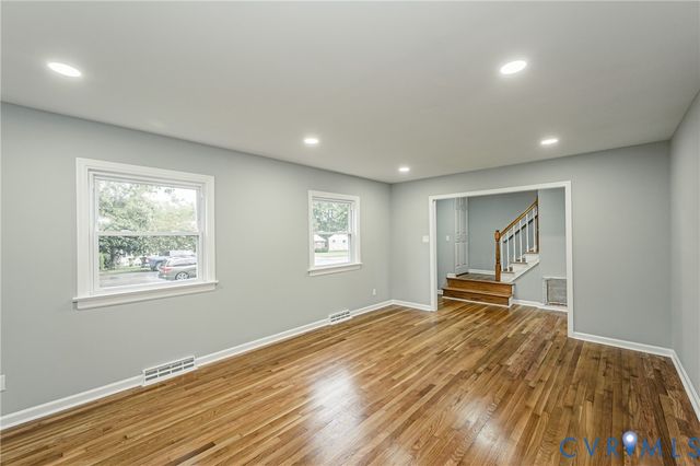 9305 Crystalwood Ln, Henrico, VA 23294